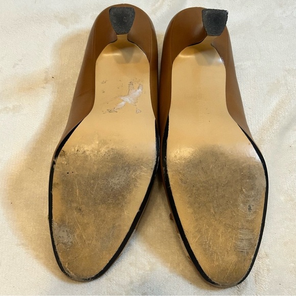 True Meaning | Leather Block heel Pumps Tan & Cream with bow detail | Size 8 - Picture 7 of 8